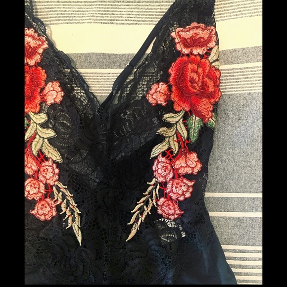 black lace body suit🥀 - Picture 3 of 4